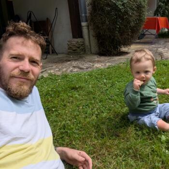Δουλειά για babysitter στην περιοχή Παρίσι: δουλειά φύλαξης παιδιών Emmanuel