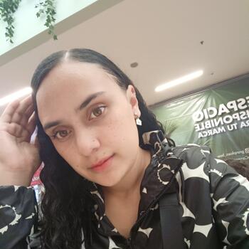 Job de garde d'enfants à Bogota: job de garde d'enfants Alejandra