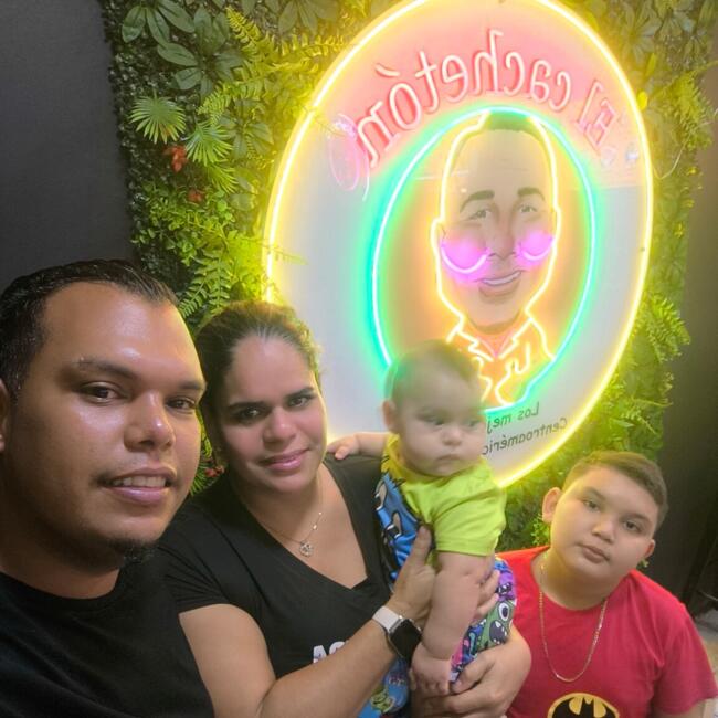 Babysitting job in Puerto Limón: VAYPER
