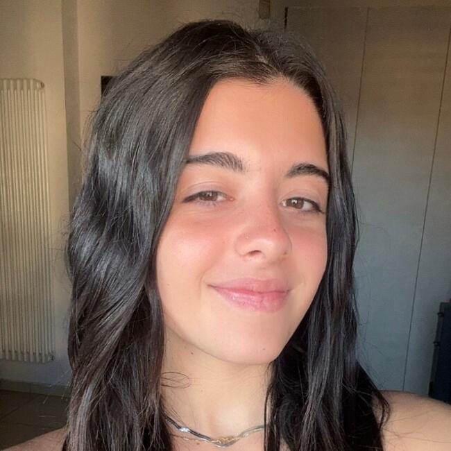 Babysitter in San Nicola la Strada: Francesca
