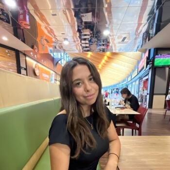 Niñera León: Zoraida