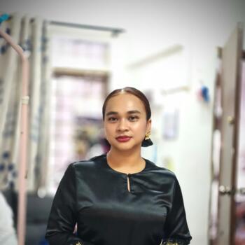 Kerja pengasuh di Masai: kerja pengasuh Juli bibi