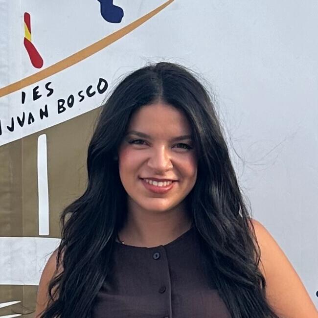 Niñera en Alicante: Hana