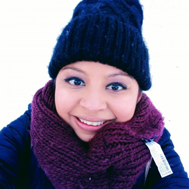 Babysitter in Peñaflor: Angie cristina