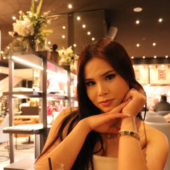 Babysitter Adelaide: Fatima