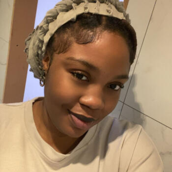 Babysitter in Bergen: Daïssa