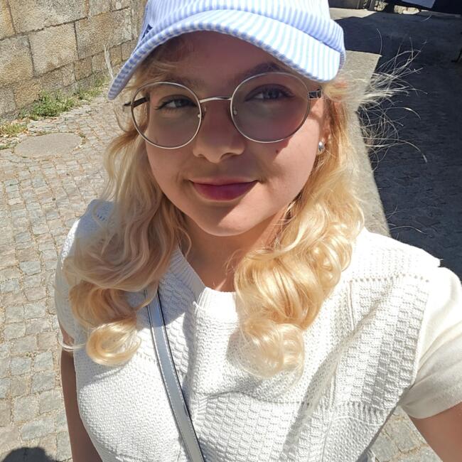 Babysitter in Almada: Katarina