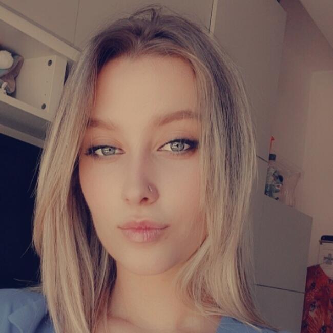 Babysitter in Béziers: Samantha