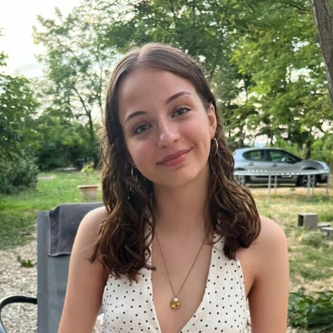 Baby-sitter in Zurich: Bella Bond