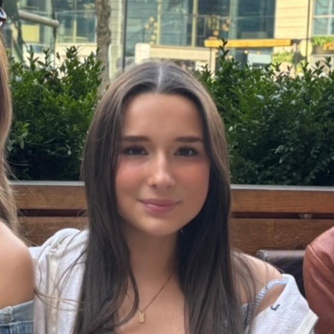 Babysitter in Birmingham: Rebecca