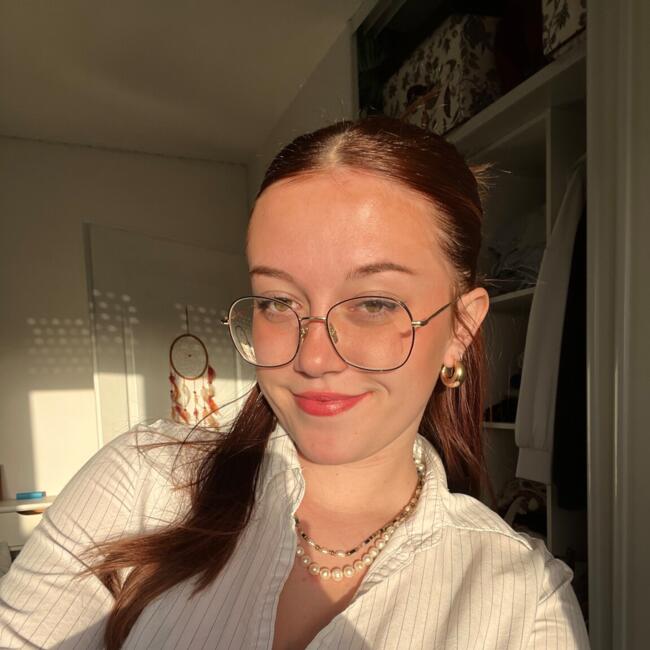 Babysitter in Talence: Maddison