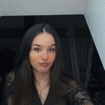 Baby-sitter in Chalon-sur-Saône: Elina