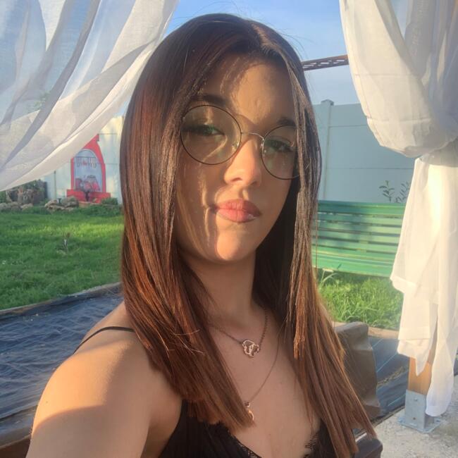 Babysitter in Mantes-la-Jolie: Clara