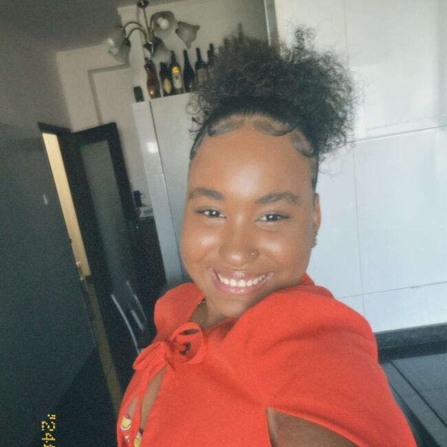 Babysitter em Algés: Rosana