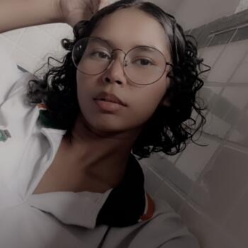 Babá Caucaia: Angelina