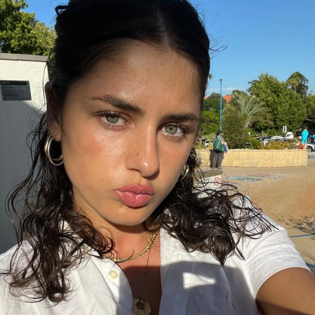 Babysitter in Sydney: Cienna