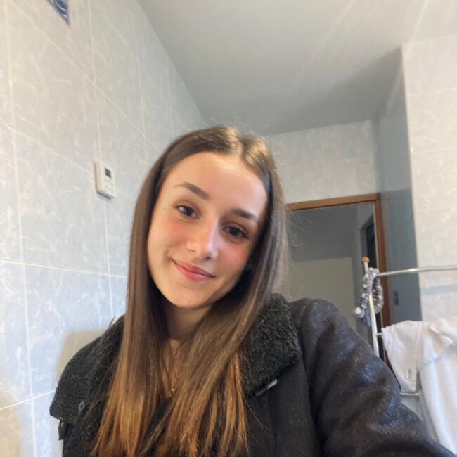 Babysitter in Bayonne: Ines