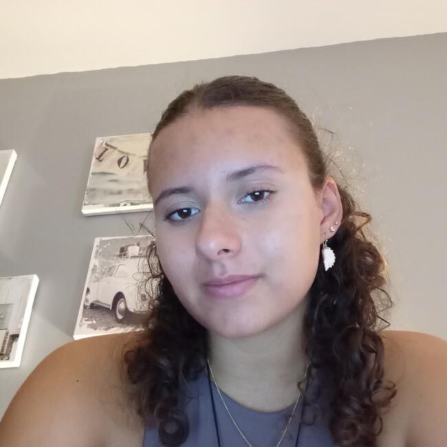 Babysitter in L'Haÿ-les-Roses: Eva