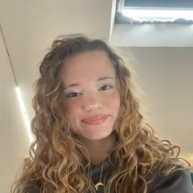 Babysitter in Nantes: Candice