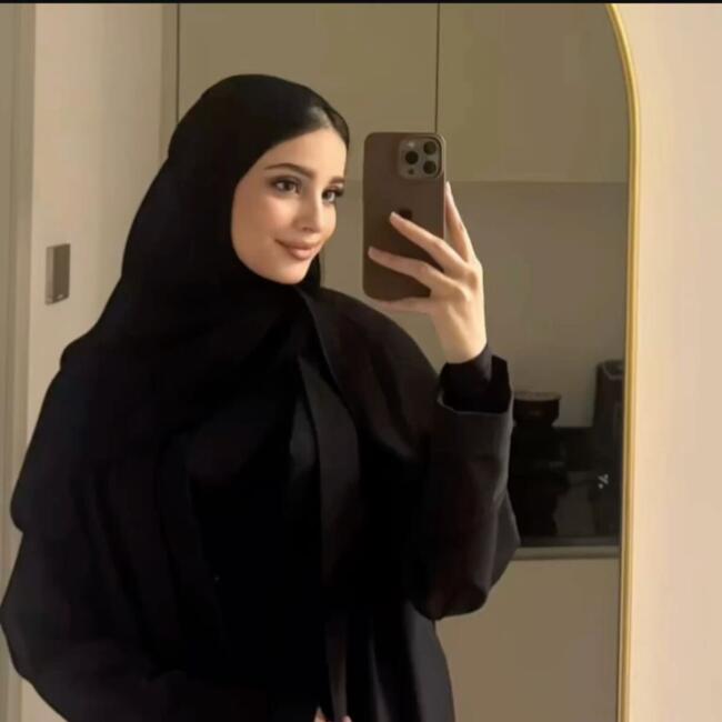 وظيفة جليسة أطفال في الرياض: Hind