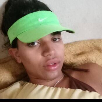 Emprego de babá em Caldas Novas: emprego de babá Feçe de oliveira