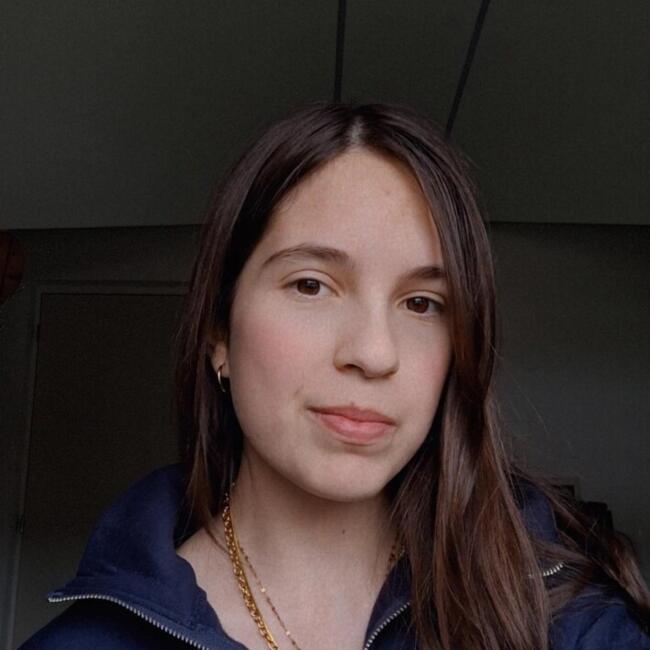Babysitter in Portela (Distrito de Santarém): Inês