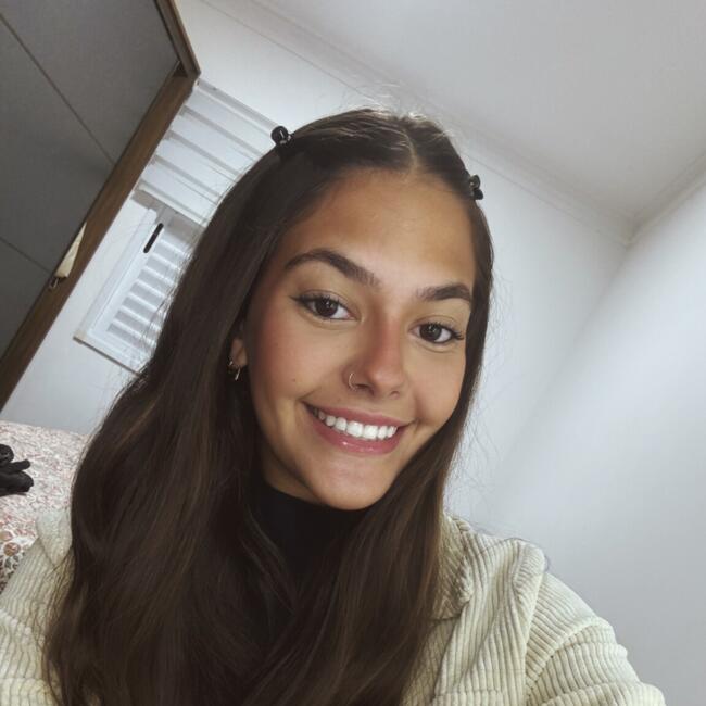 Babysitter in Houston: Isabelly