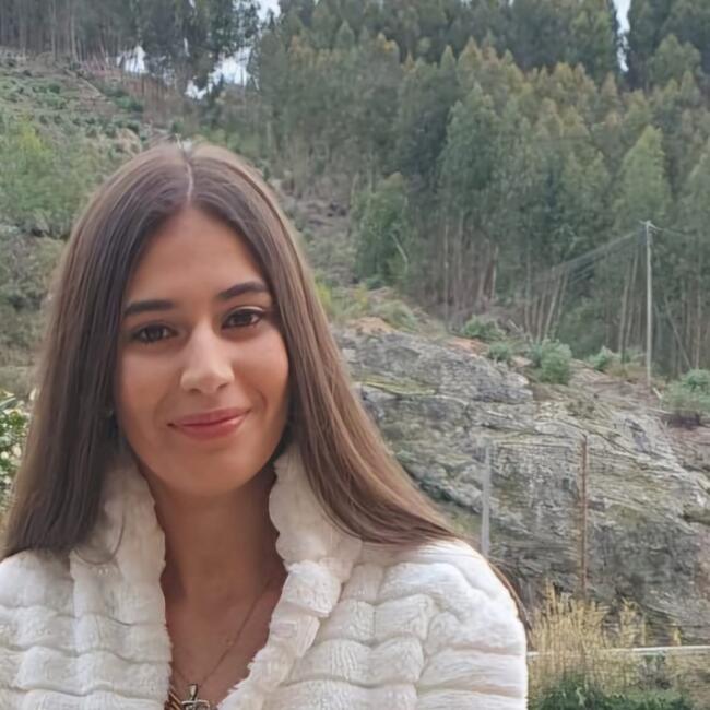 Babysitter em Oliveira do Hospital: Inês
