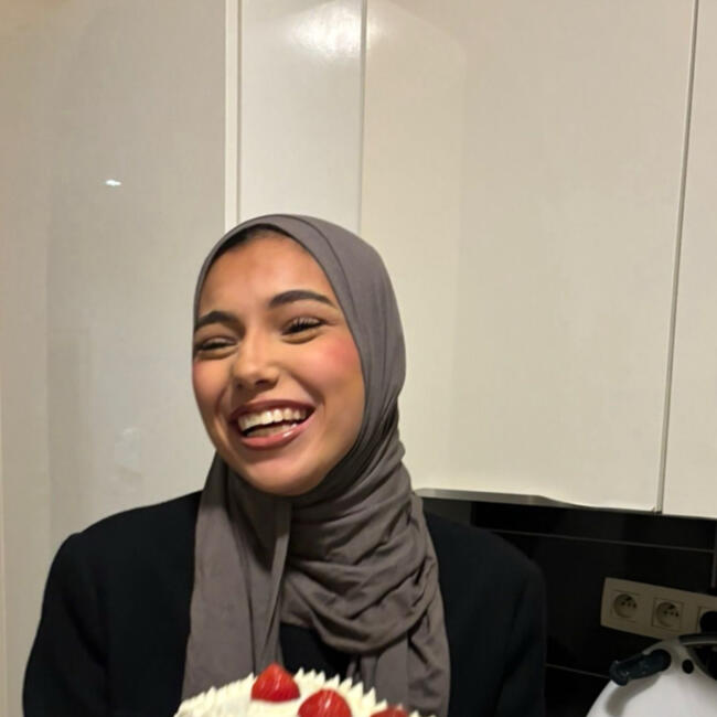 Babysitter in Brussels: Hajar