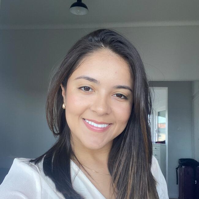 Babysitter in Estoril: Caroline Guedes