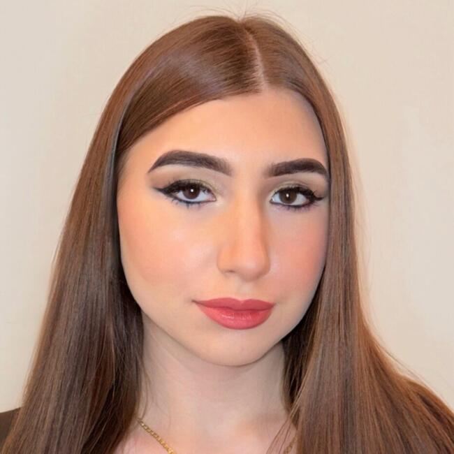 Babysitter in Québec: Alina