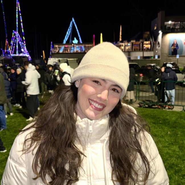 Babysitter in Dublin: Isabela Cortez