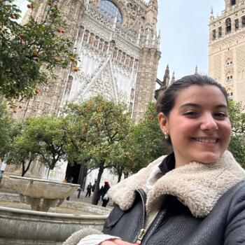 Babysitter in Murcia: Amandine