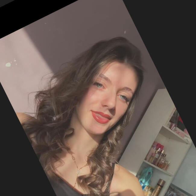 Babysitter in Grande-Synthe: Ines