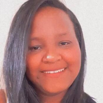 Babysitter in Cidade Ocidental: Rubia