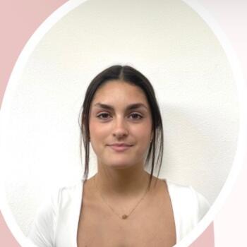 Babysitter in Basly: Laura