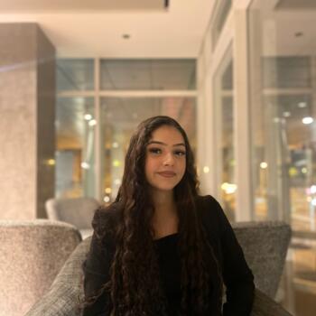 Babysitter in Givors: Laura