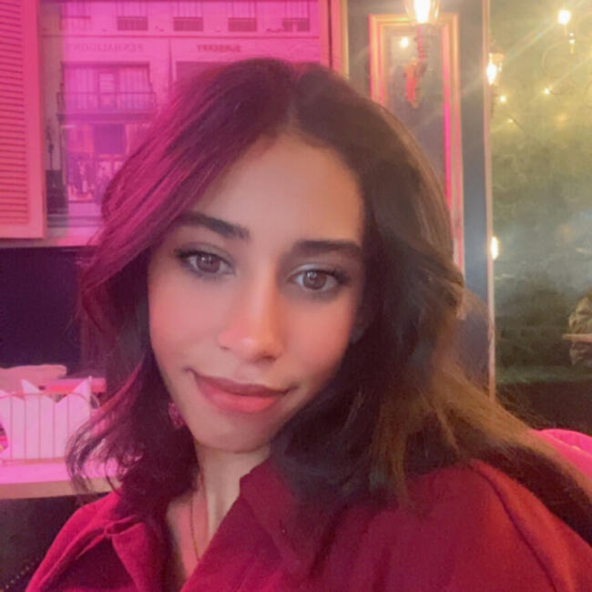 Babysitter in Meknes: Farah