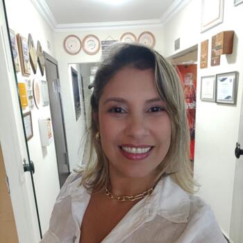 Babá Vila Velha: Iane