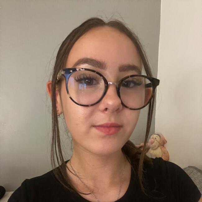 Babysitter in Bourg-en-Bresse: Hanna