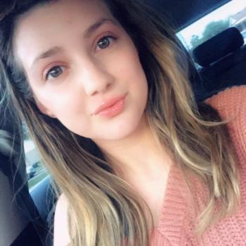 Babysitter in Hamilton: Nicole