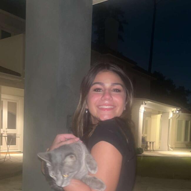 Canguro en Pozuelo de Alarcón: Sienna Molzan