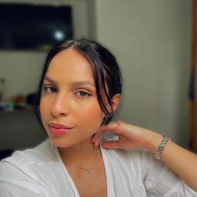 Babysitter in Curitiba: Nicole