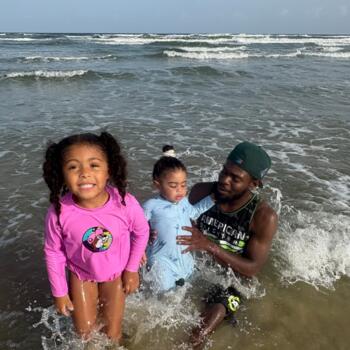 Babysitting job in Clute: babysitting job Alicia