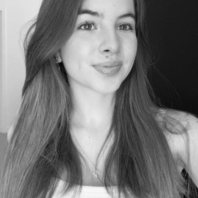 Babysitter in Saint-Avertin: Lucie