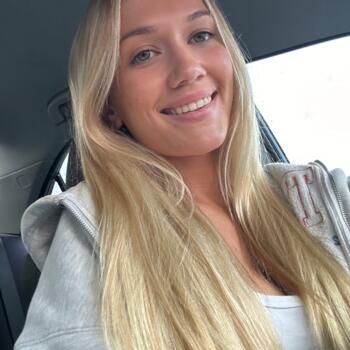Babysitter in Coffs Harbour: Violet