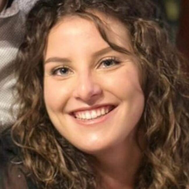 Babysitter in Fontaine-l'Évêque: Clara