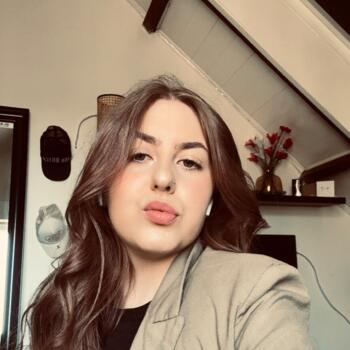 Babysitter in Boulogne-sur-Mer: Nina