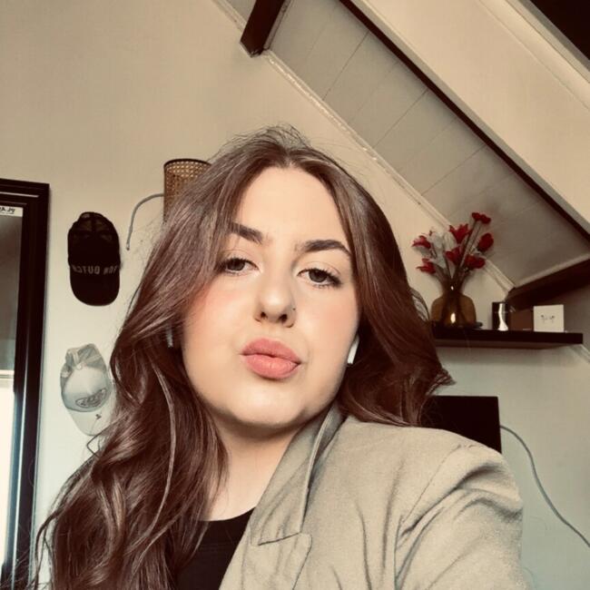 Babysitter in Boulogne-sur-Mer: Nina