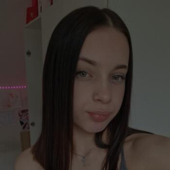 Babysitter in Saint-Martin-des-Champs: Maellys